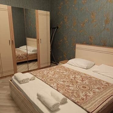 bakida aile ucun kiraye evler: İcarəyə verilən 2 mərtəbəli həyət evi - Fasadda mavi rəngli, balkonlu — 8