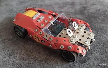 küpə: Hot Wheels yigilmis konstruktor masin modeli. - Metal konstruktordan — 3