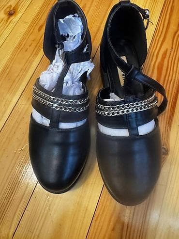 Çoxnövlü ayaqqabı dəsti 1 i oğlan üçündü 39 razmerdi, 2 cütü 37-38 — 3