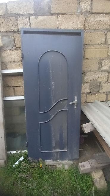 Quru inşaat materialları: Mənzil üçün İşlənmiş Giriş qapısı 90x200 sm Ünvandan götürmə — 1