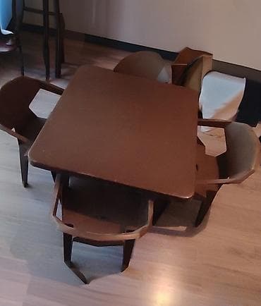 Kvadrat masa, 4 stul, Açılmayan, Stullar ilə, Plastik