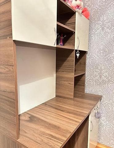 bar stullari satilir: Düz masa, Stulsuz, Polkalı, Siyirməli, Sadə laminat — 4