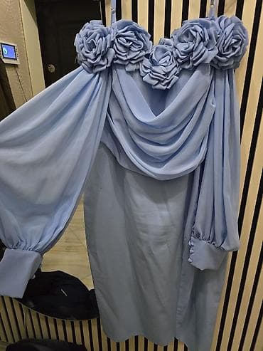 patchi goz alti: Açıq mavi rəngdə zərif ziyafət donu - Siluet: Düz kəsim, dizüstü — 1