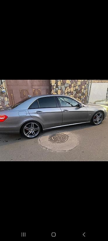 mercedes mostu: Mercedes-Benz E-Class: 1.8 l | 2011 il Sedan — 4