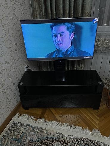 tv stent alçıpan: Düz TV altlığı, Polkalı — 2