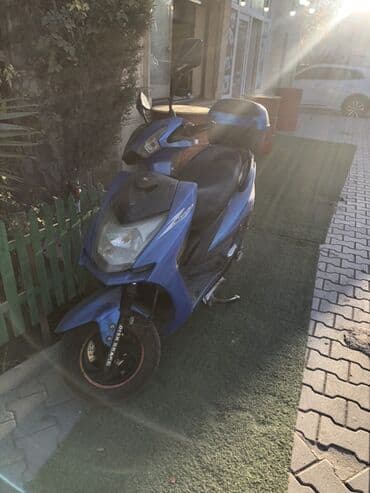 disklər r14: Şəhər içi rahat və qənaətcil minik üçün mavi rəngli benzinli skuter — 7