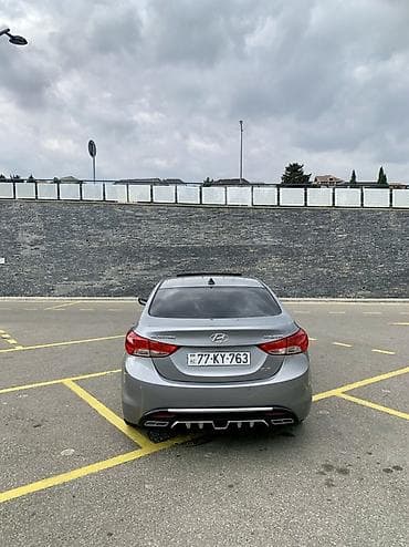 c 280: Hyundai Elantra: 1.8 l | 2011 il Sedan — 9