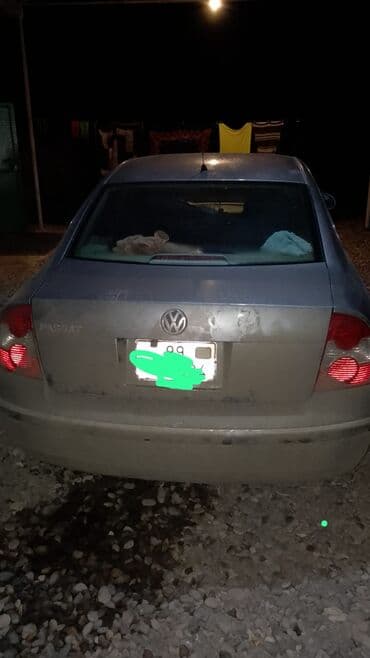 Volkswagen Passat: 1.8 l | 2001 il Sedan