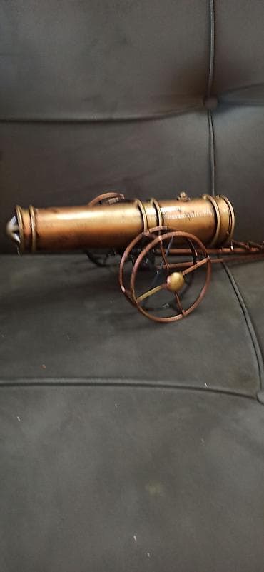 mecmeyi nedir: Məhsul: Əl işləməsi mis qab və iri mis sini (2 dəst) Təsvir: - — 8