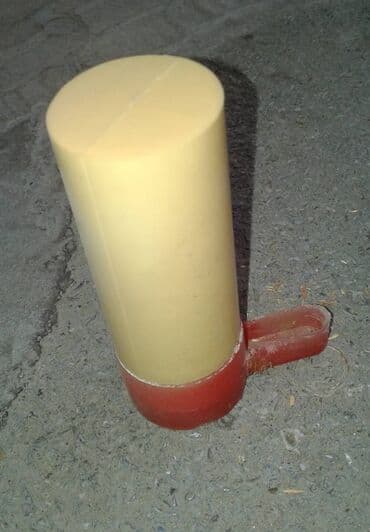 Коровы, быки: Quş qəfəsi üçün yem qabı satılır. Sovet vaxtından qalıbdır. 1 ədəd — 1