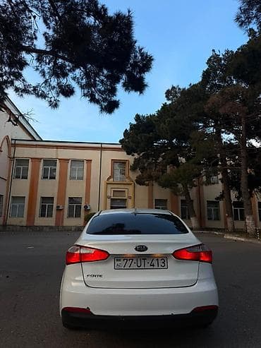 araba motoru: Kia forte səliqəli sürülüb mator karopkada heç bir problem yoxdur — 2