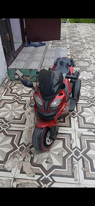 putu maşın: Uşaq üçün elektrikli üçtəkərli motosiklet - Rəng: qırmızı-qara - — 1