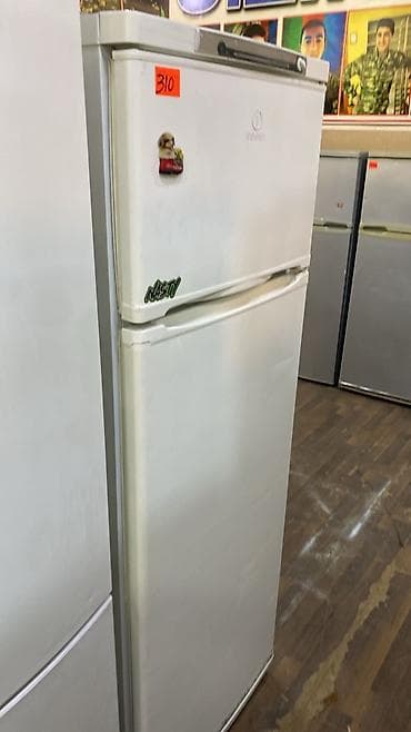 2 qapılı Indesit Soyuducu Satılır, rəng - Ağ