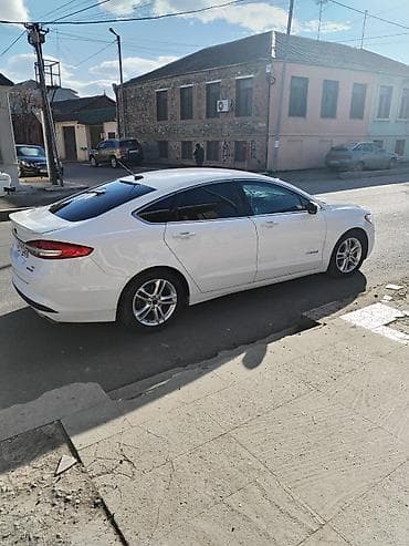sorento oturacagi: Ford Fusion Hybrid sedan - Rəng: Ağ - Kuzov: Sedan, 4 qapı - Güc — 7