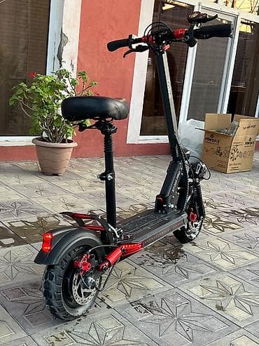 Elektrikli skuter – güclü off-road model - Model yazısı: “S8/S9 Pro” — 2