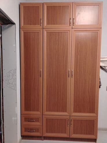 su cəni 3 ton: Açılan, 6 qapı Düz dolab, Qarderob, paltar dolabı — 1