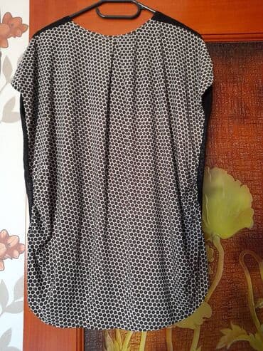 ağ qadın koftaları: Müxtəlif koftalar. Birinin qiyməti 10 man Разнообразные кофты, б/у — 2