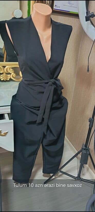 sifon koynekler: Zərif ziyafət geyimləri dəsti 1) Yaşıl maxi don - Dərin V-yaxa, ön — 10