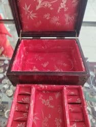 qarmon qutusu: Antik bəzək qutusu (şkatulka) Material: ağac, bürünc bəzəklər və — 4