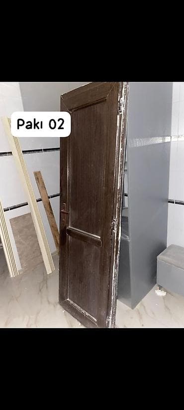 plastiq qapı: Plasdiq qapı bahalı matriyaldan yığılıb iki ədəddir biri 80az — 1