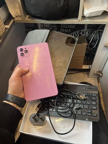 Audio: Planşet + aksesuar dəsti Satılır: - 7 düymlük kompakt planşet (ön — 2