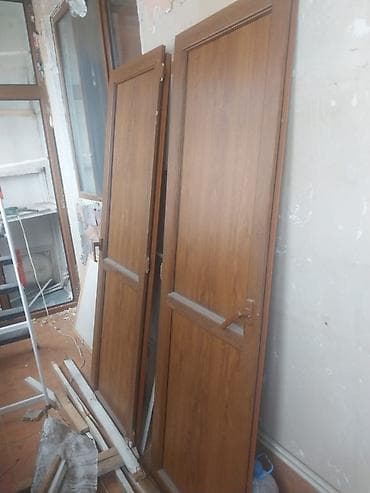 Ev qapilari 4ededdir. Biri 50manatdan. Ag qapini 40manat. Skaf polkali — 7