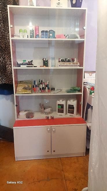 витрин: Стеклянная витрина-шкаф, Б/у, Самовывоз — 2