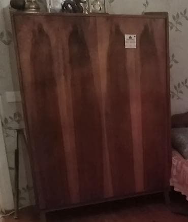 kravatı: Hamısı birlikdə 200 azn birdənə kravatın üst taxtası yoxdur. alana — 3