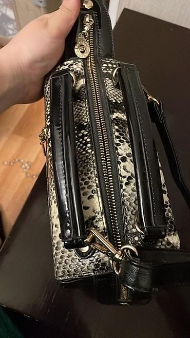 alt pal: Qadın geyimləri seti – 4 ədəd 1) Zərli dekorlu don - Üst hissə: qara — 5