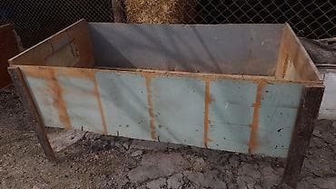 Taxta və fanerdən yığılmış quş/küçük heyvan qəfəsi – tor əsaslı döşəmə