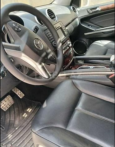 byd təkər: Mercedes-Benz GL-Class (ağ rəng, tam ölçülü SUV) Xüsusiyyətlər: - — 5