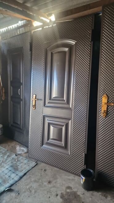 Giriş qapıları: Seyf qapılar Münasib qapılar Dəmir qapı Ev qapıları Çöl qapısı — 2