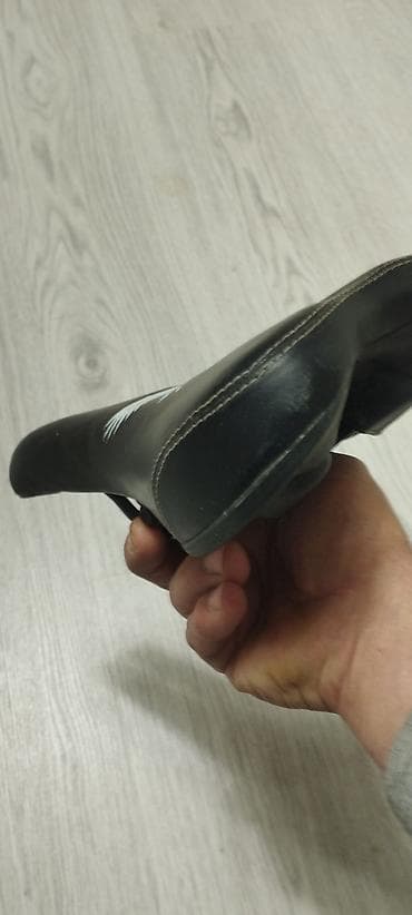 Musiqi alətləri: Zluta velosiped oturacağı dəyərindən çox aşağı qoymuşam işləndiyi — 1