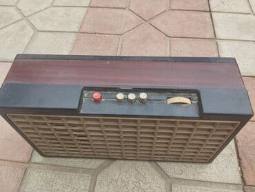 приемник: Vintage radio qəbuledicisi — ERA-204 Xüsusiyyətlər: - Model: ЭРА-204 — 1
