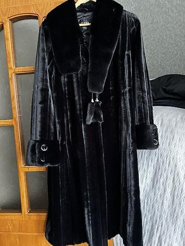 online geyim: Qara rəngdə zərif xəz palto - Model: uzun, klassik kəsim - Material — 1