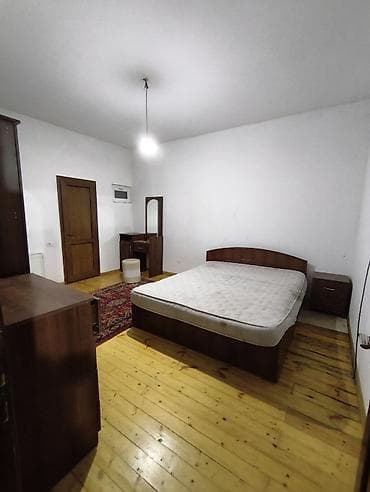 gencede kiraye ev axtariram: 120 kv. m, 5 otaqlı — 7