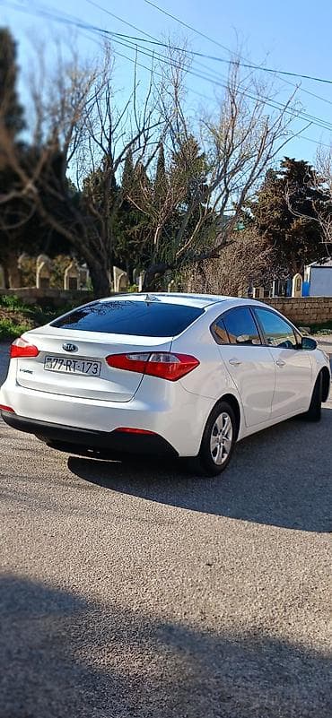 kia clarus: Kia Forte sedan – ağ rəng, 4 qapı, AZ dövlət nömrə nişanı 77-RT-173 — 7