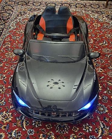 elekt: Uşaq üçün elektrikli avtomobil – Maserati üslubunda, qara rəng — 2