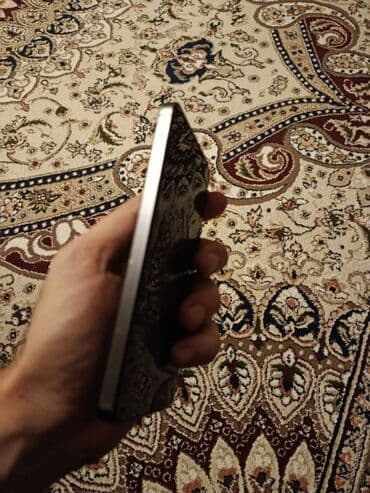 Apple iPhone: Samsung Galaxy S24+ — 5