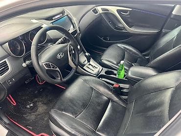 qalmaq şərtilə maşın: Hyundai Elantra: 1.8 l | 2013 il Sedan — 8