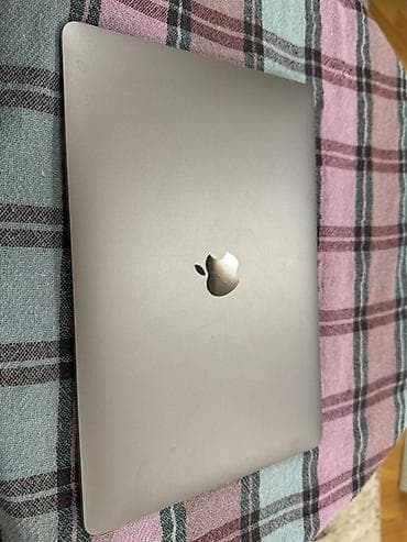 Комплектующие для ПК и ноутбуков: Apple MacBook, 13.3 ", M1, 256 ГБ — 1