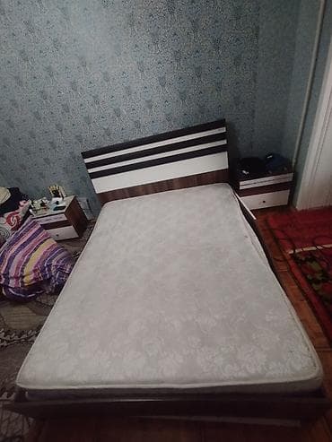 yeni il sufre bezekleri: Taxt satılır 160azn Bazalı Sag tərəfdən qırılmışdı şrupla bərkidilib — 1