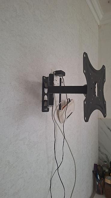 Смарт ТВ приставки: Dönər qolsaqlı divar tipi TV/monitor asqısı - Rəng: qara, metal — 1