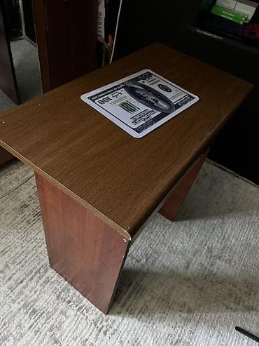 komputer setup: Taxta kompakt masa - Material: ağac teksturalı laminat/sunta - Rəng — 1