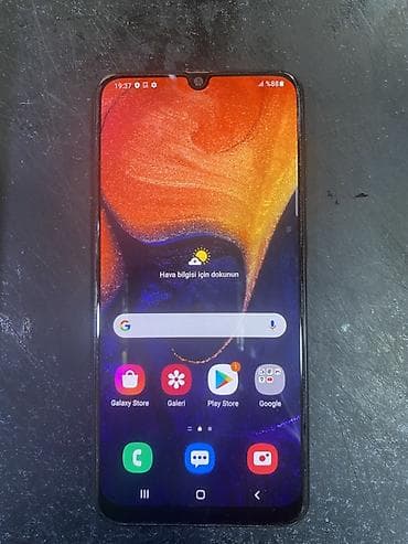 Samsung Galaxy A50, 64 ГБ, цвет - Черный, Две SIM карты — 3