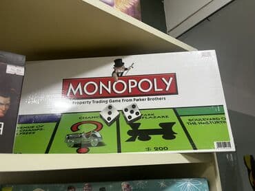 Trenajorlar: MONOPOLY – klassik mülkiyyət alqı-satqısı stolüstü oyunu - İngiliscə — 1