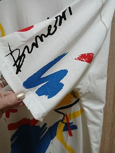 Ağ rəngli unisex T‑shirt – rəngli pişik printi - Material: yumşaq — 3