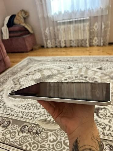 plata telefon: Apple iPad (11-ci nəsil) – Wi‑Fi - 10.9" Liquid Retina ekran, nazik — 2