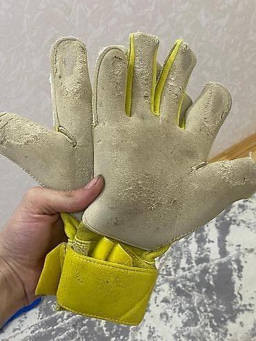 skuter ikinci əl: Məhsul: Nike qapıçı əlcəkləri Xüsusiyyətlər: - Model: Nike (ACC Grip — 2