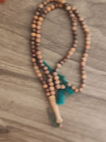 kehraba tesbeh: Təsbeh satılır. 2 ədəddir. 1 ci sekildeki mirvari. Qiyməti 10 manat — 4